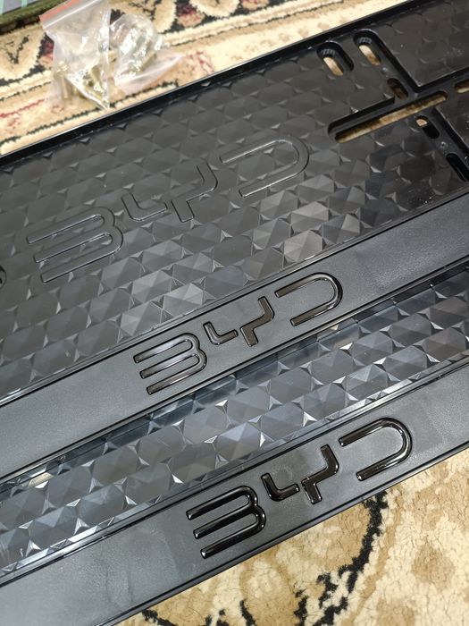 Рамка под номер BYD