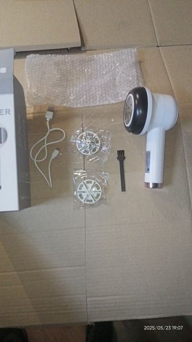 Машинка для удаления катышков