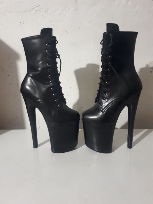 Стрипы, обувь для танцев