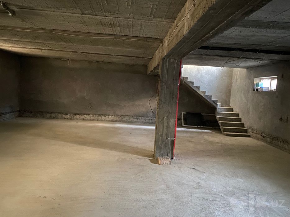 Motrid krugi yaqinida Townhouse sotiladi