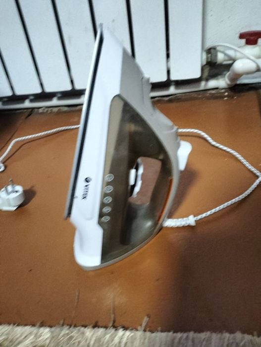 Утюг работает Витёк