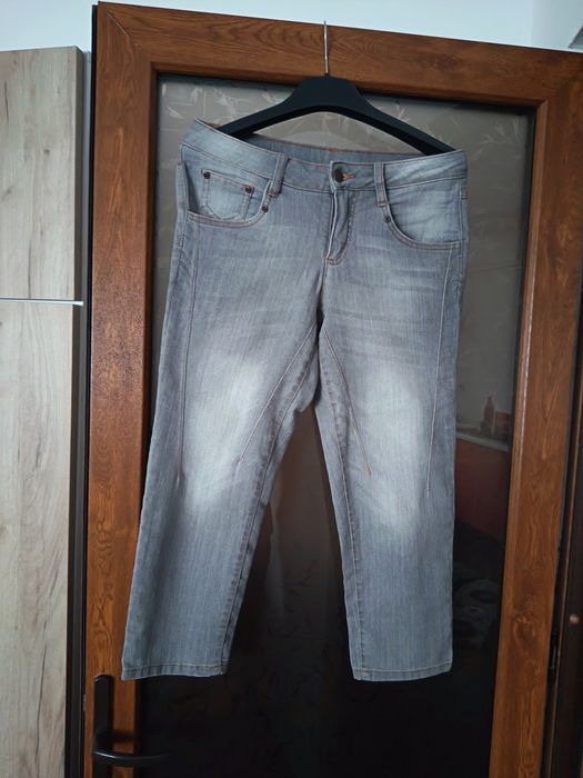 Blugi 7/8 mărimea 38.