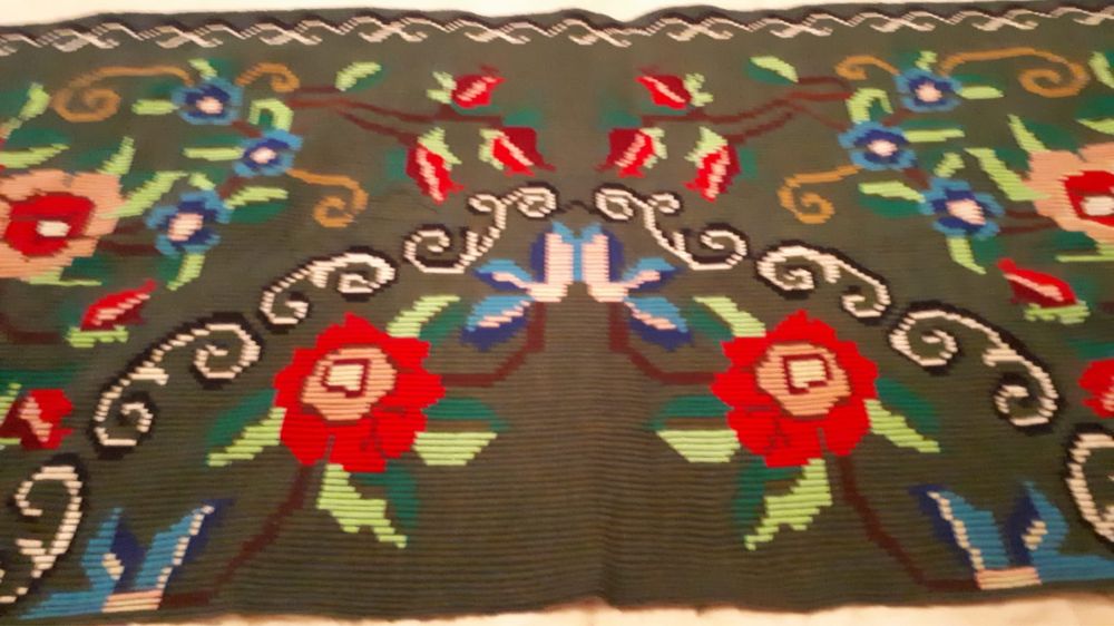 Pături- ponevi- preșuri vechi țesute la razboi