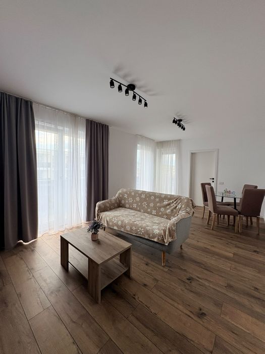 Vand apartament doua 2 camere