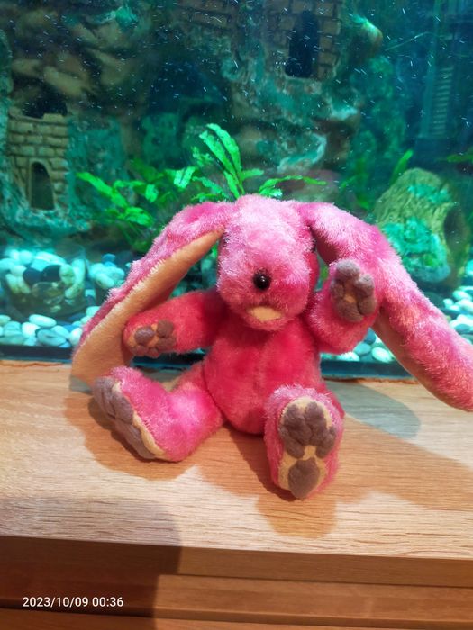 Сказочная розовая крольчиха