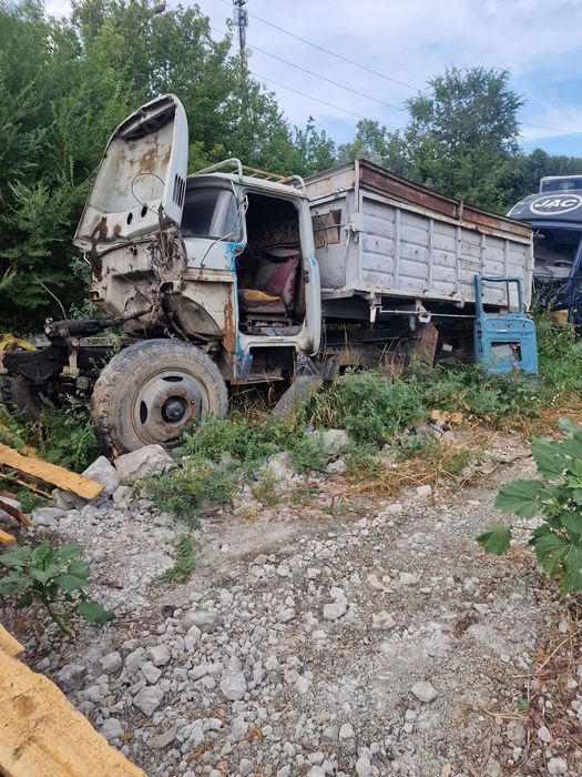 Зил 130 на запчастями