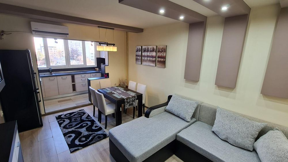 Тристаен апартамент в ж.к. Дружба 2 .