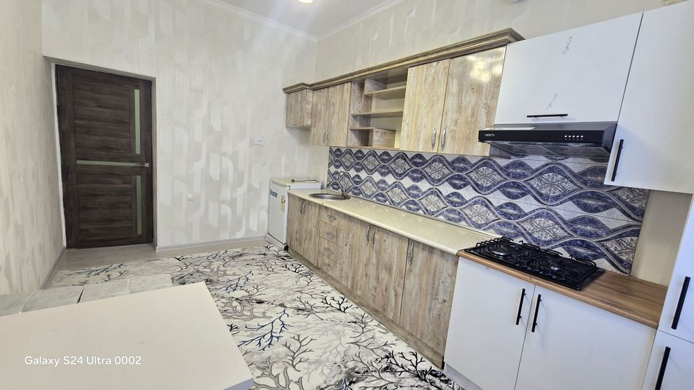 Узимни уйим 8 этажка янги гиштлиг домни 2 этажи 2 хона килинган 45м²