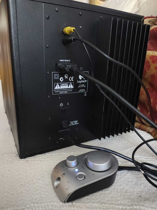 Sistem Audio 2.1 Logitech Z-2300 THX – Putere nominală 200W RMS, complet și funcțional