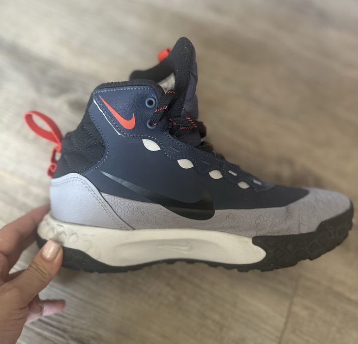 Зимни боти Nike Hikeda