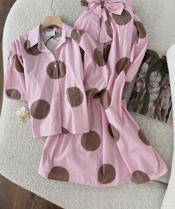 Costum două piese din colecția de primăvară Italia