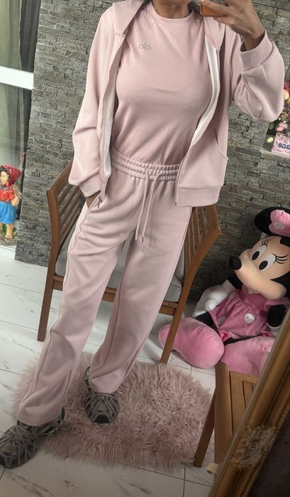 Дамски комплект дънки и яке