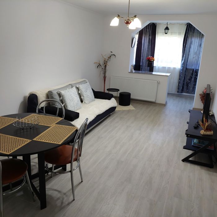 Vând apartament 3camere in Călimănești