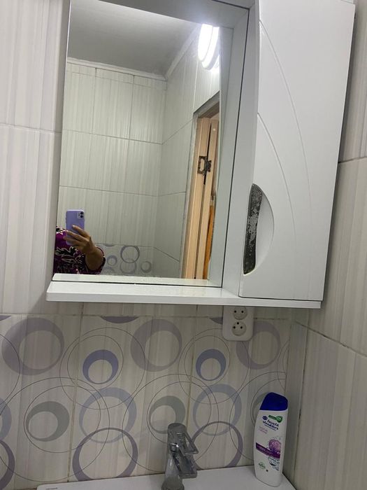 Продам зеркало и раковина с тумбой