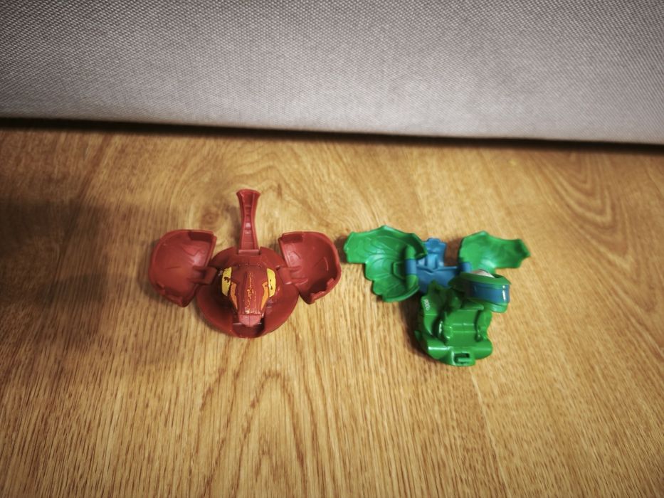 Vând jucărie Bakugan