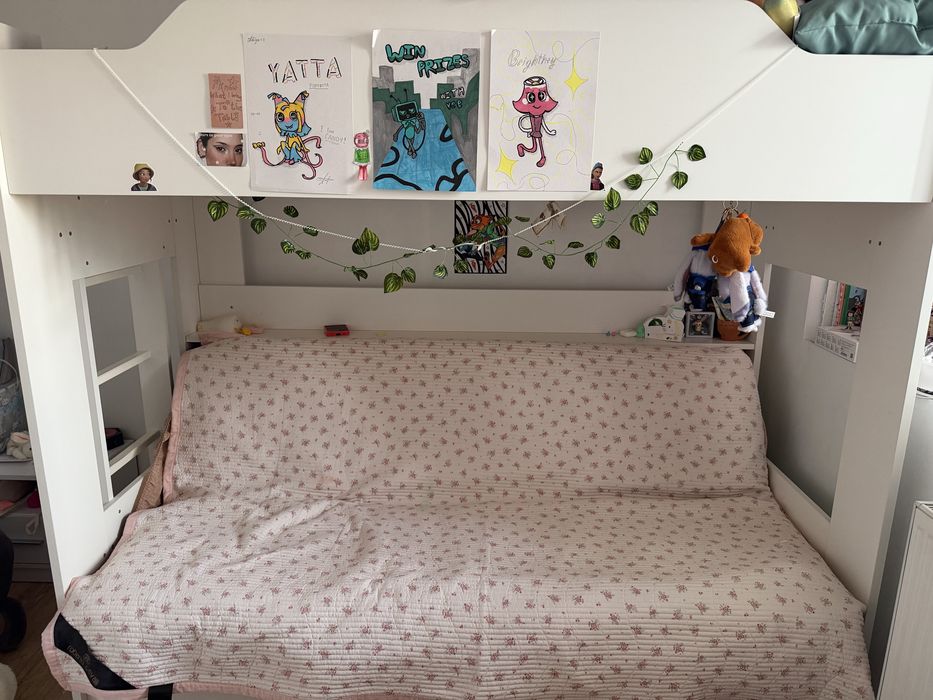 Двухъярусная кровать