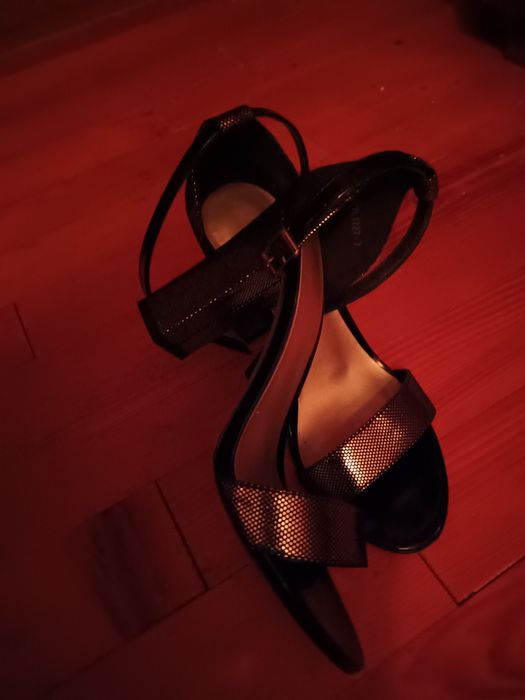 Pantofi,sandăluțe noi și superbe.