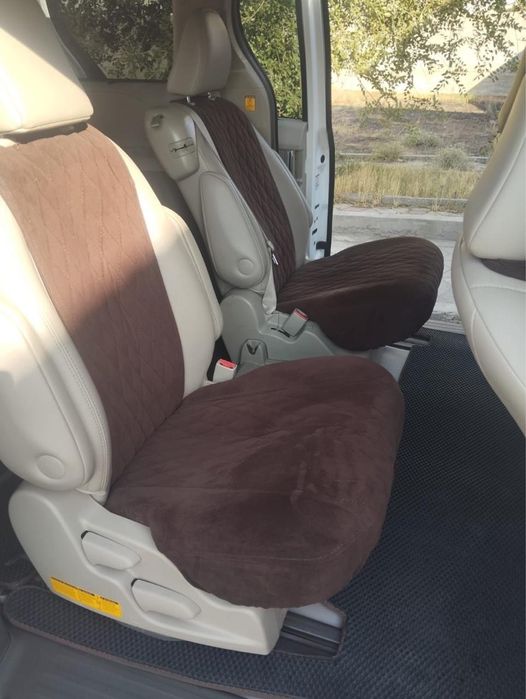 Toyota Sienna 2010 года.