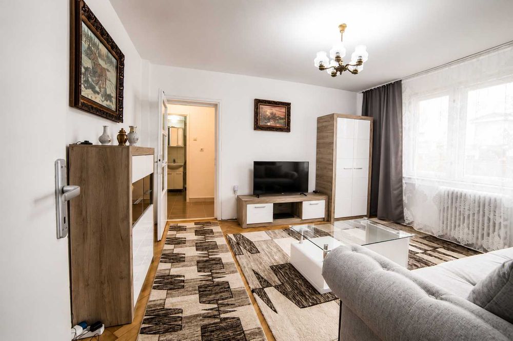 Apartament 3 camere – Piața Operei | Etaj intermediar | Lift | Curte privată | Teren în proprietate