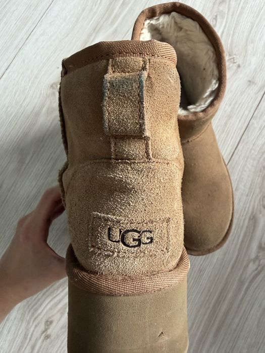 Обувки UGG.