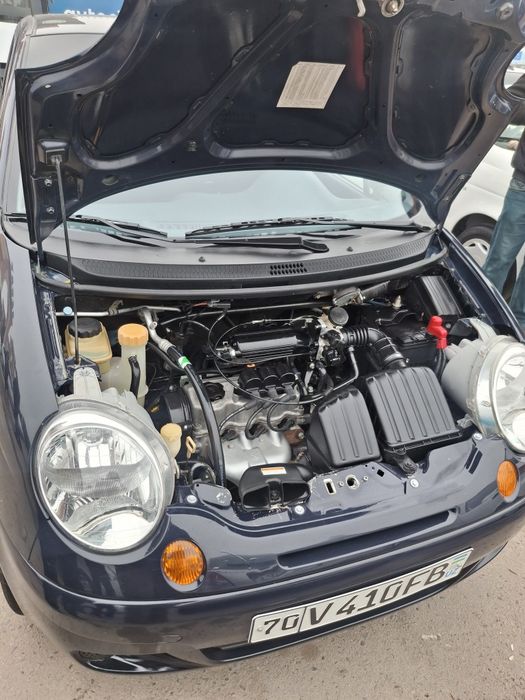 Ayol kishi haydagan. Faqat uy ishlari uchun minilgan