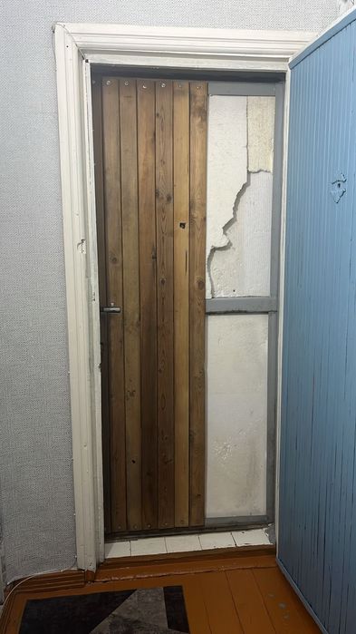 Железная входная дверь