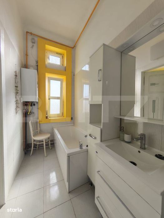 Cladire istorica, apartament 2 dormitoare, decomandat, zona Sinaia