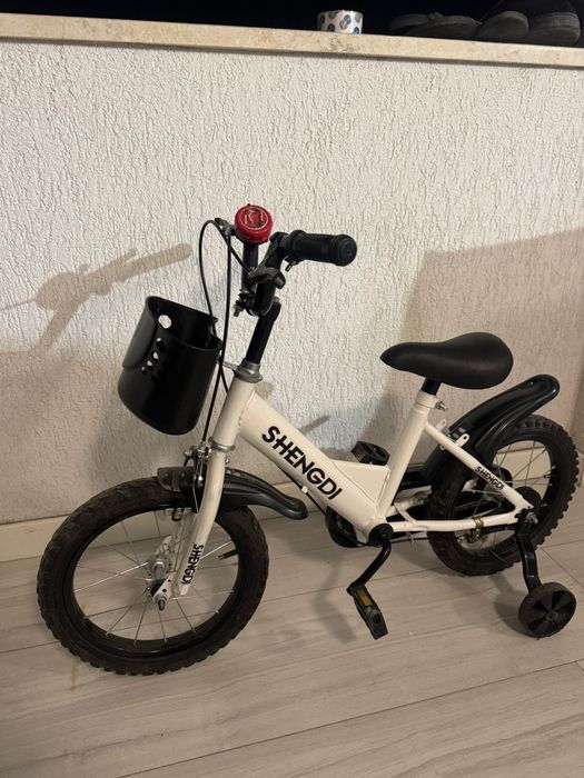 Bicicleta cu pedale pentru copii de peste 3 ani, roți ajutatoare , 12 inch, albă
