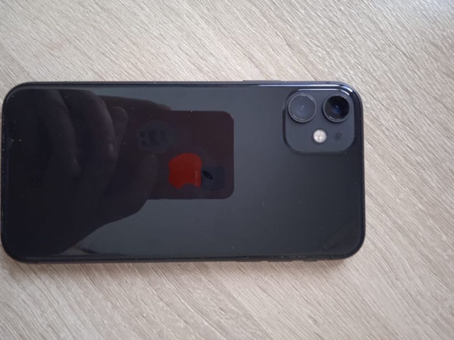 Продам айфон 11 на 128 гб