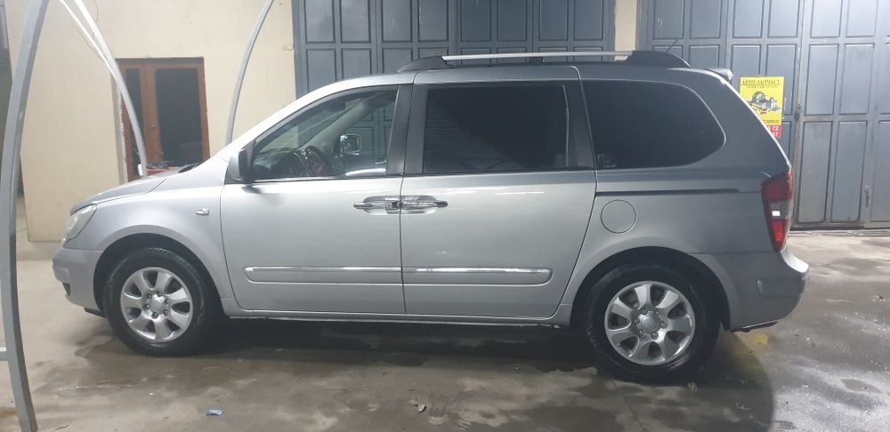 Sotiladi kia carnival 2006 yil bekorila bezota qimela rela bosa gaplas