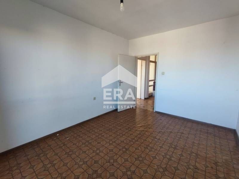 Продава се Двустаен апартамент в Хасково, Дружба 1 - 74 кв.м за 793 €/кв.м - Снимка #5