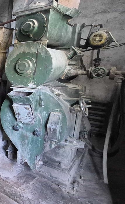 Linie completa de granulat furaje combinate - capacitate de 5 to/ora