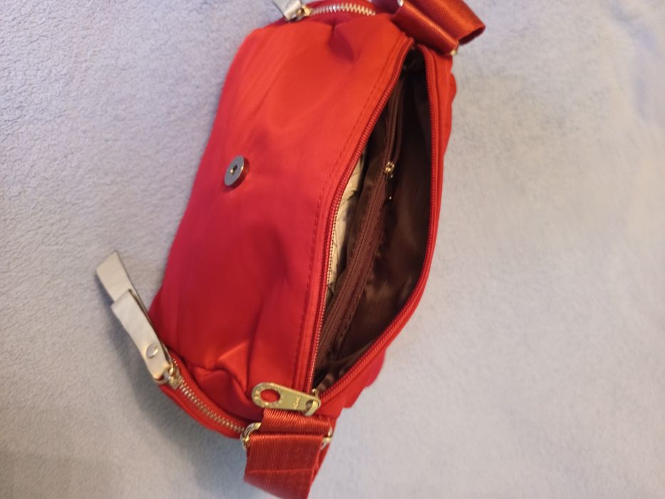 Женские сумки через плечо