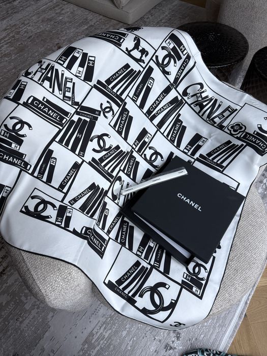 Шалове chanel и dior