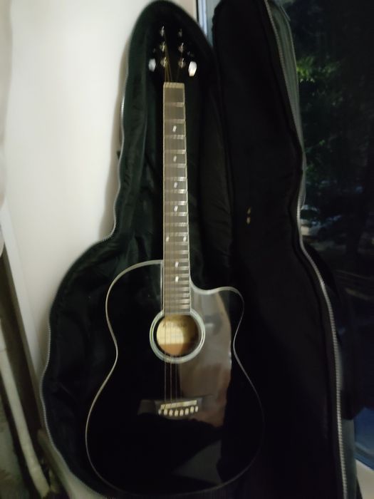 Гитара акустическая