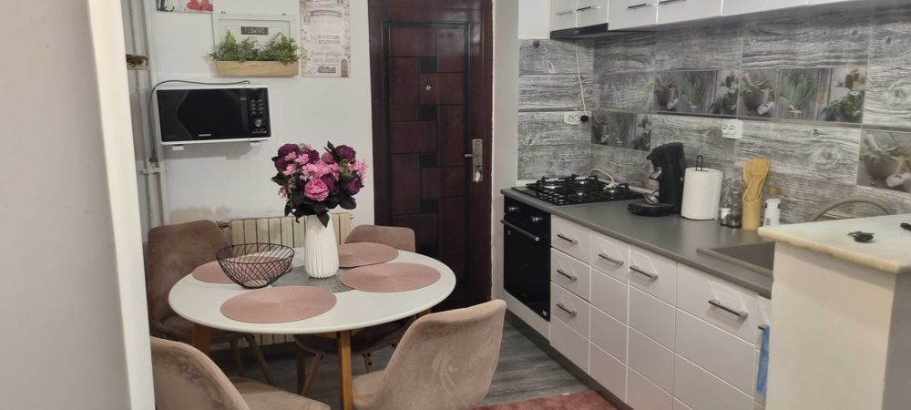 Apartament de închiriat pentru sezonul estival