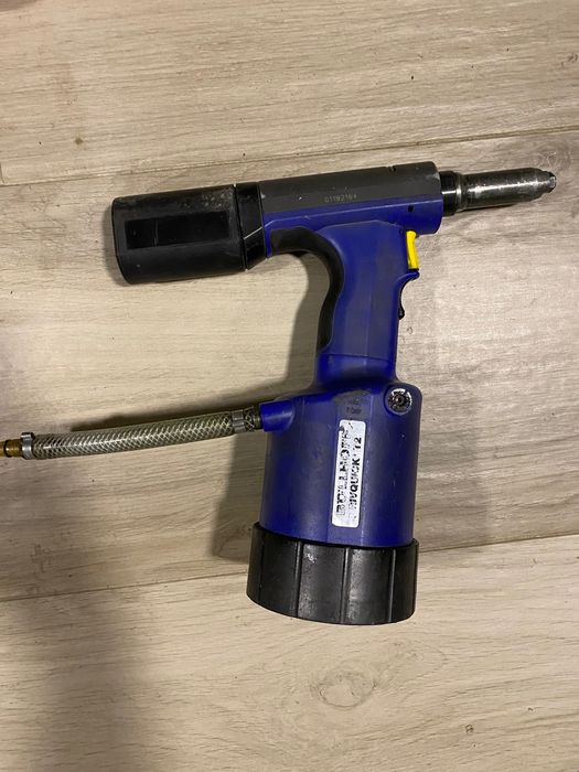 Pistol nituri  pneumatic profesional RIVQUICK T2 BOLLHOFF