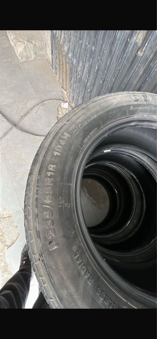 Шины б/у 235/65р18 летние комплект