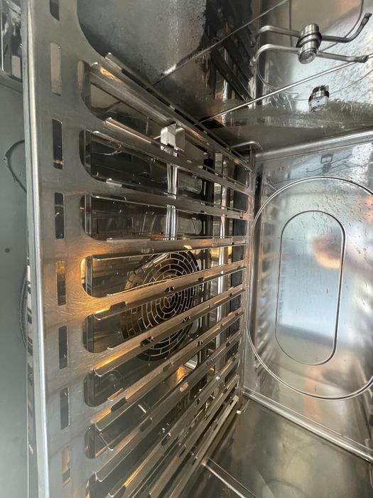 Готварски Конвектомат Convotherm 10 тави. Самоизмиване! ТОП!