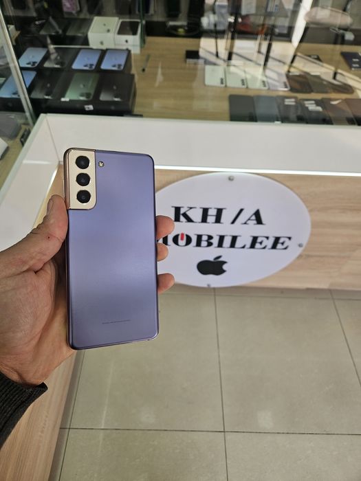 Samsung s 21.        .