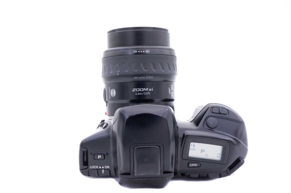 Aparat foto film Minolta Dynax 5xi cu Minolata xi 28-80mm f4-5.6