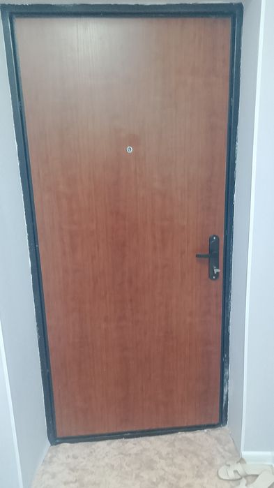 Продам металлические двер