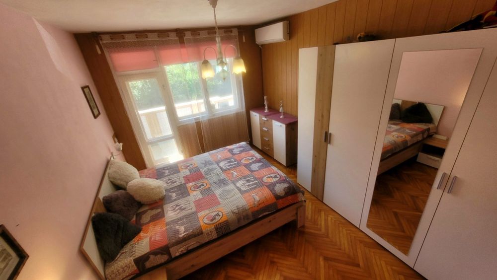 Продава се Многостаен апартамент в Добрич, Център - 100 кв.м за 4 €/кв.м - Снимка #5