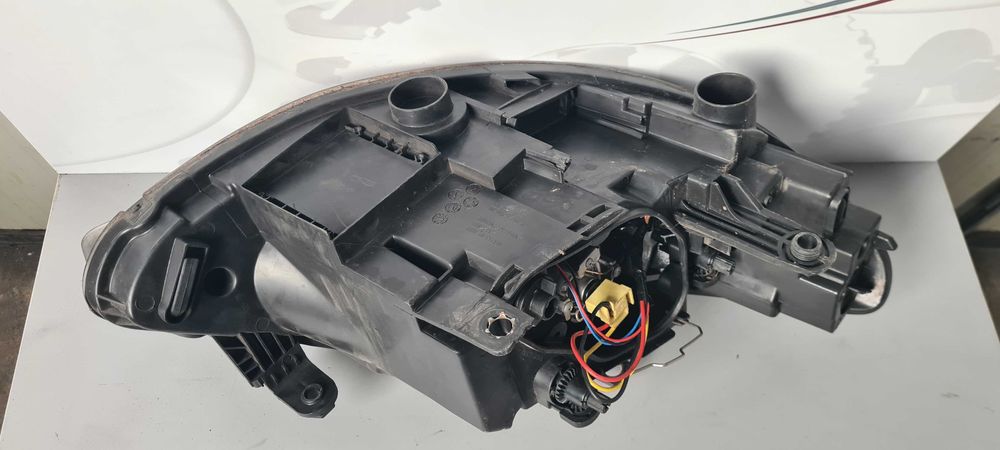 Фар Seat Ibiza 2009г