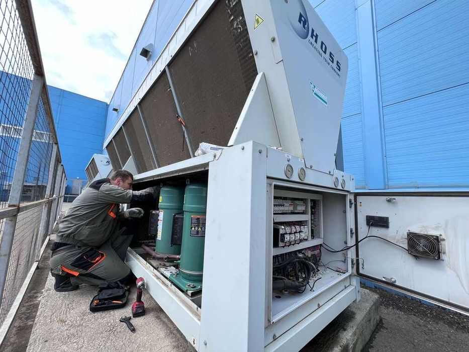 Ремонт холодильников, лёдогенераторов, морозильная камера