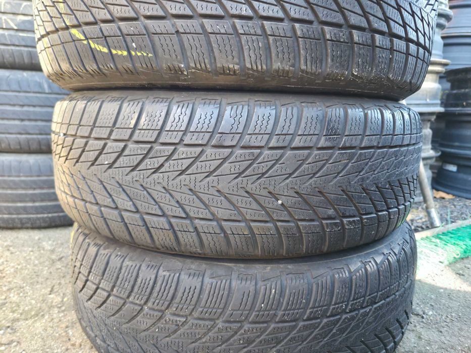 4 Anvelope de IARNA - 205/60/16 96H - GoodYear UltraGrip 3 - Stare F BUNA - DOT 2023 !