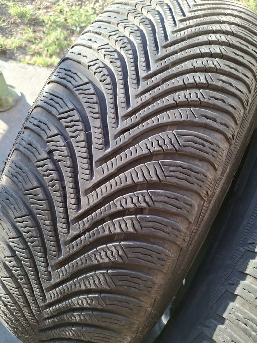 2 Anvelope de iarnă 215 65 r17 Michelin