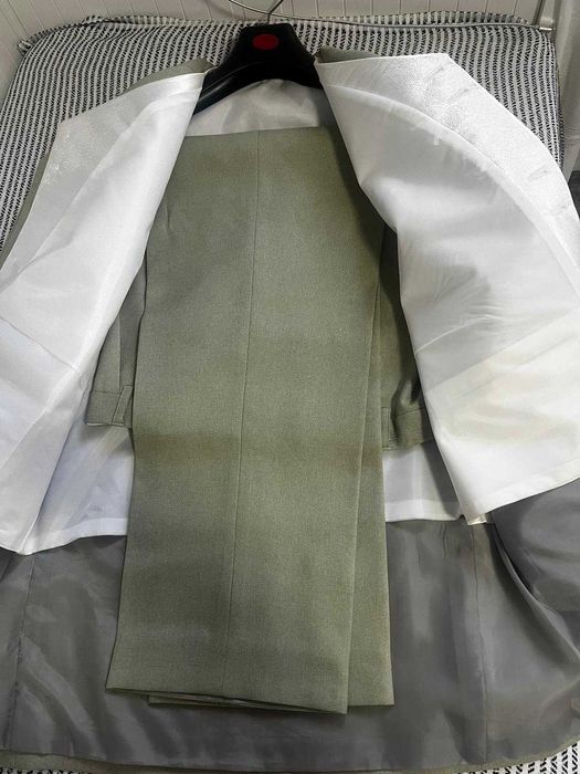 Costum barbatesc