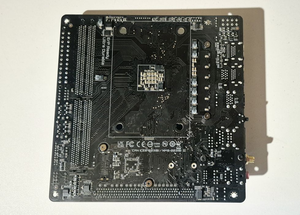 Placa baza gaming GIGABYTE A520I AC AMD A520 AM4 Wifi 5GHz