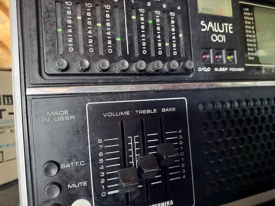 Vand radio,aparat de radio rusesc Radiotehnika SALUTE 001